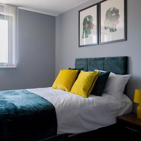 Pahuna Ghar Birmigham City 2 Bedroom Apartment- Short To Mid Term Let-Free Secure Parking Бирмингем Экстерьер фото