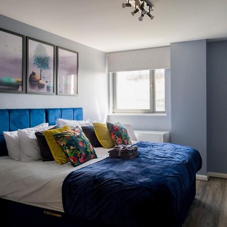Pahuna Ghar Birmigham City 2 Bedroom Apartment- Short To Mid Term Let-Free Secure Parking Бирмингем Экстерьер фото