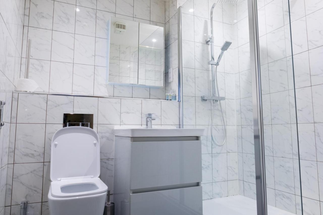 Pahuna Ghar Birmigham City 2 Bedroom Apartment- Short To Mid Term Let-Free Secure Parking Бирмингем Экстерьер фото
